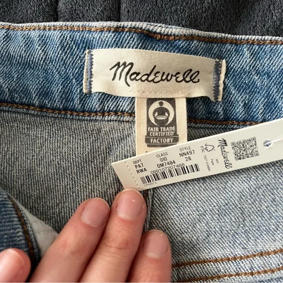 Madewell Curvy ‘90s Straight jeans - Picture 3 of 4